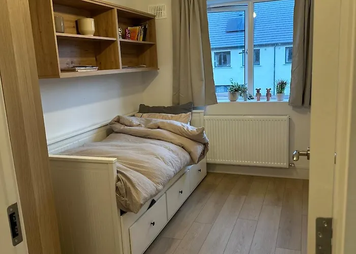 Brand New Beside Luas Station And Shops * Тала